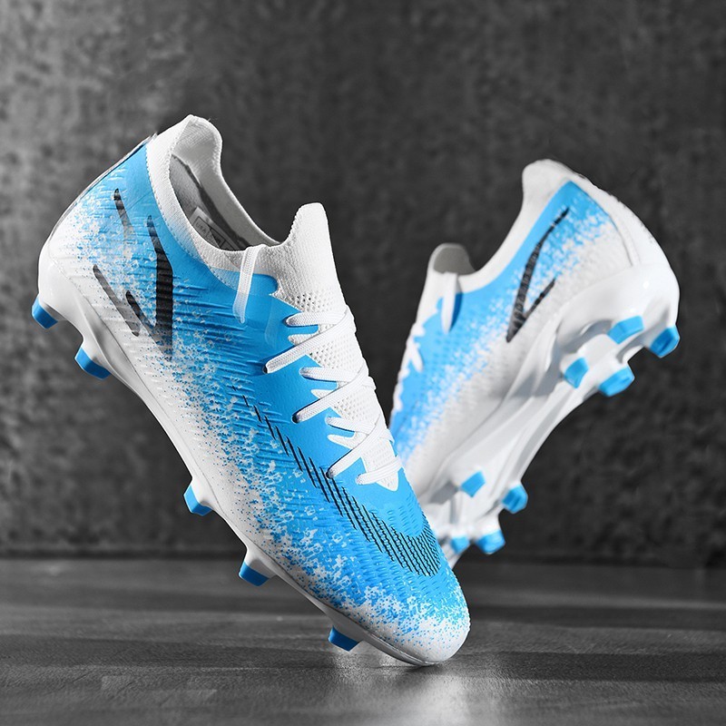 wholesale white and black Gradient printing in fine particle  upper soccer football shoes low cut TPU sole mens soccer boot