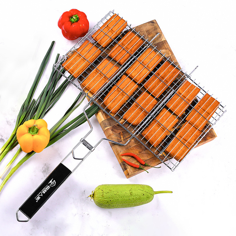 BBQ Wire Grill Basket Outdoor Camping Barbecue Accessories Wood handle Wire Mesh Grilling Basket