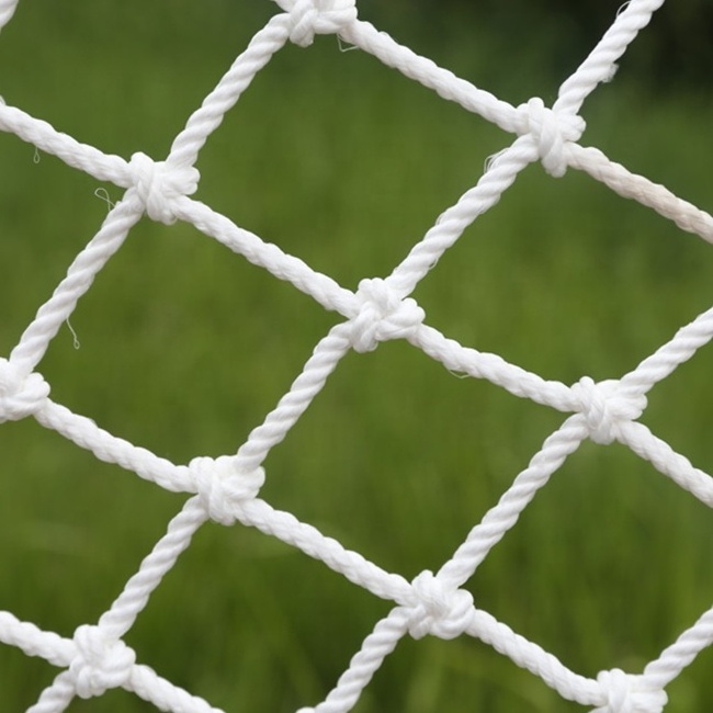 100%  raw material plastic mesh netting rolls nylon polyester mesh netting  barrier fence climbing net rope