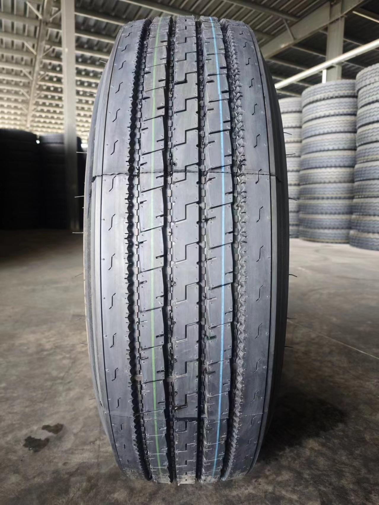 Wholesale 11r24.5 295/75r22.5 315/80r22.5 385/65/22.5 11r22.5 Chinese Commercial Heavy-duty Truck Tires