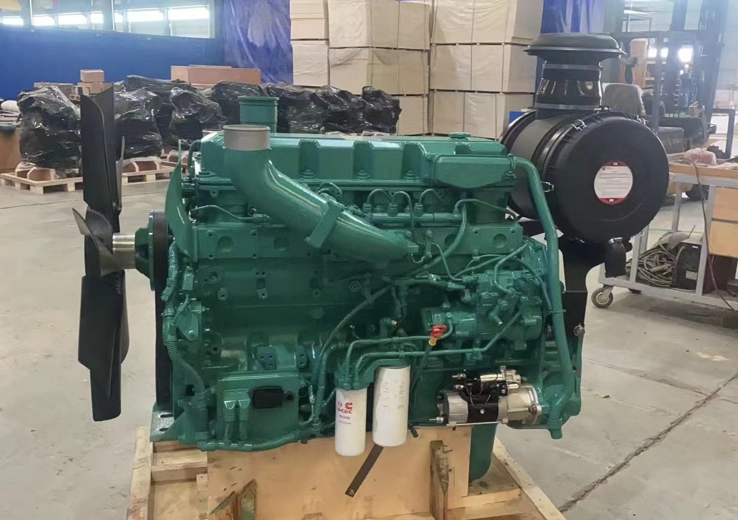 CCEC CUMMINS Original 600HP 700HP 800HP QSZ13  diesel engine 6 Cylinders 6 Cylinders engine for sale