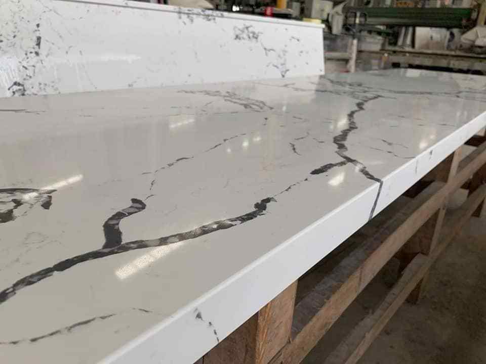 Modern White Artificial Engineered Marble Acrylic Sheet Quartz Faux Stone Slab