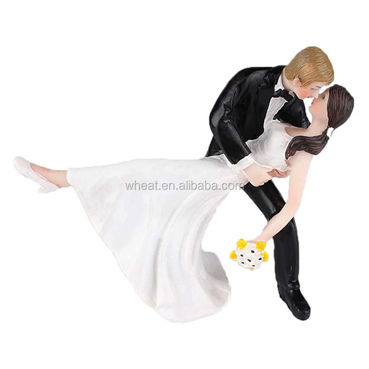 China Factory High Quality Wedding Sitting Cake Topper