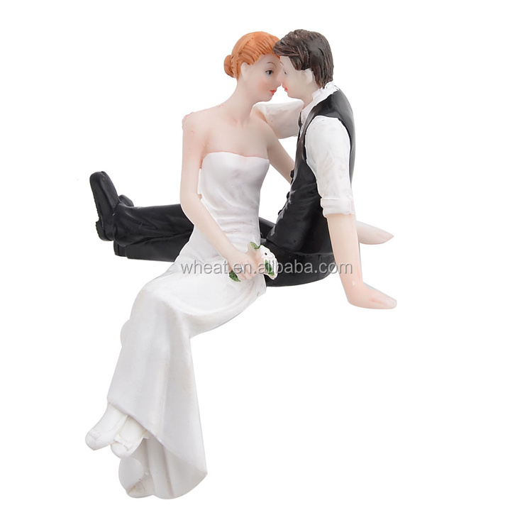 China Factory High Quality Wedding Sitting Cake Topper