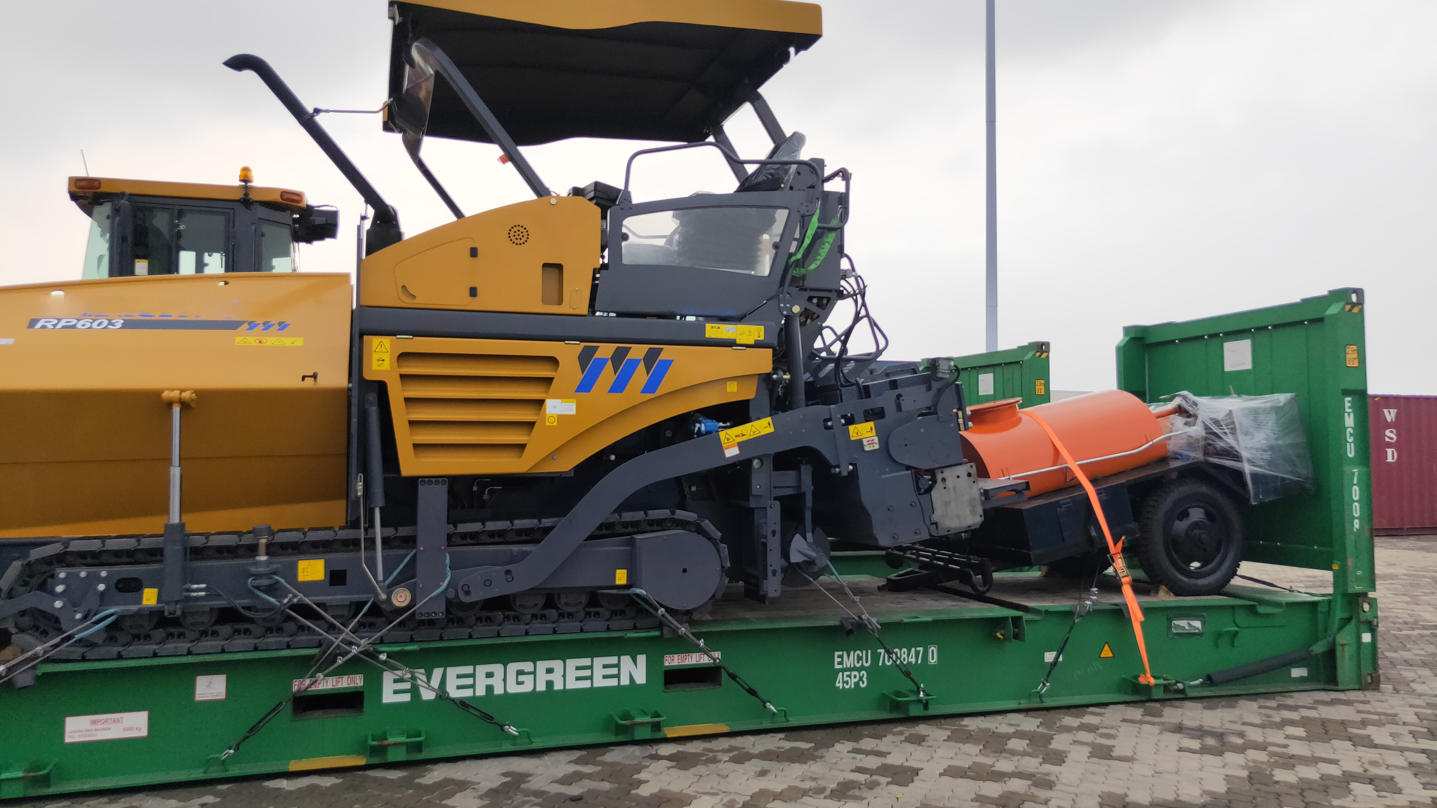 Chinese Machine RP603 Road Paver  6m Asphalt Concrete Paver used in Construction in Stock