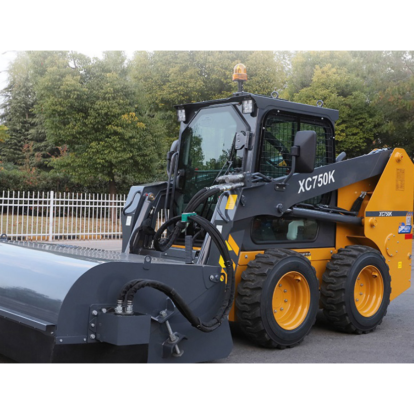 XC750K: Brand new Cargador mini skid steer loader wheel loader with attachments