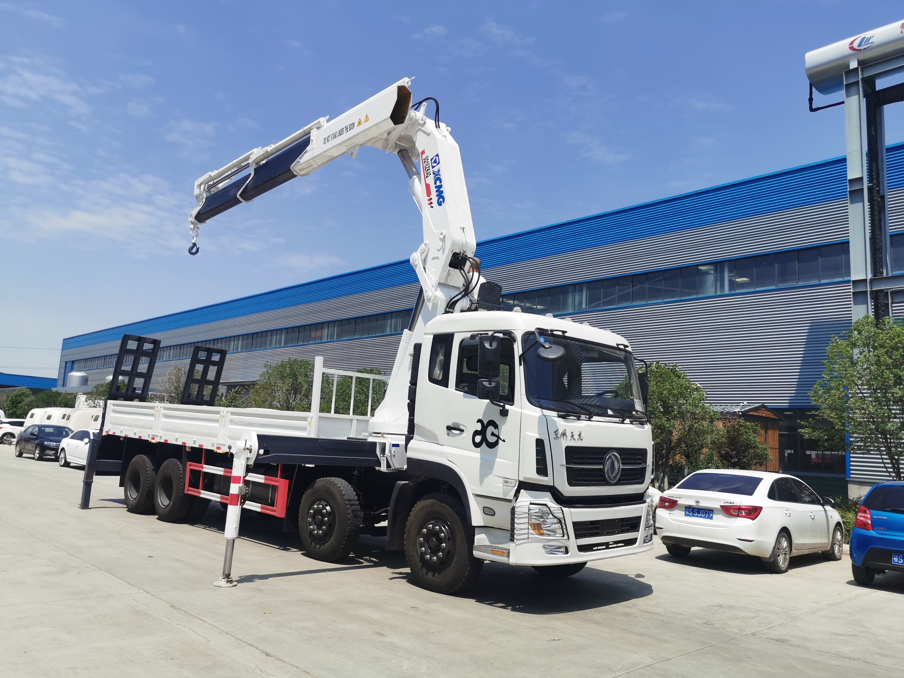 Truck with Crane 16ton Folding Boom Crane SQ16ZK4Q Small Knuckle Boom Truck Mounted Crane Price