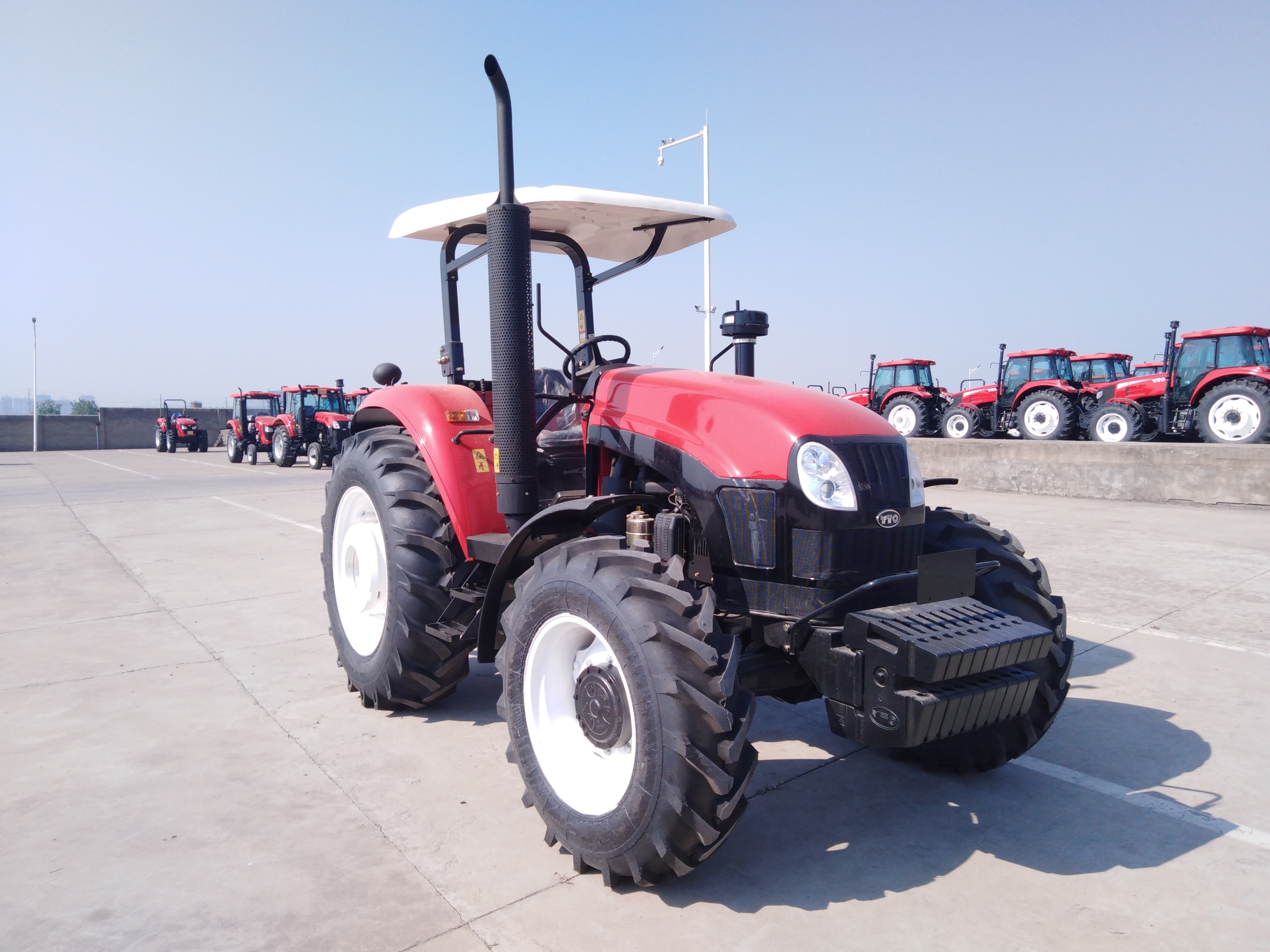 YTO 90 hp X904 4WD 12F+12R Farm Tractor with LR4M5-23 diesel engine