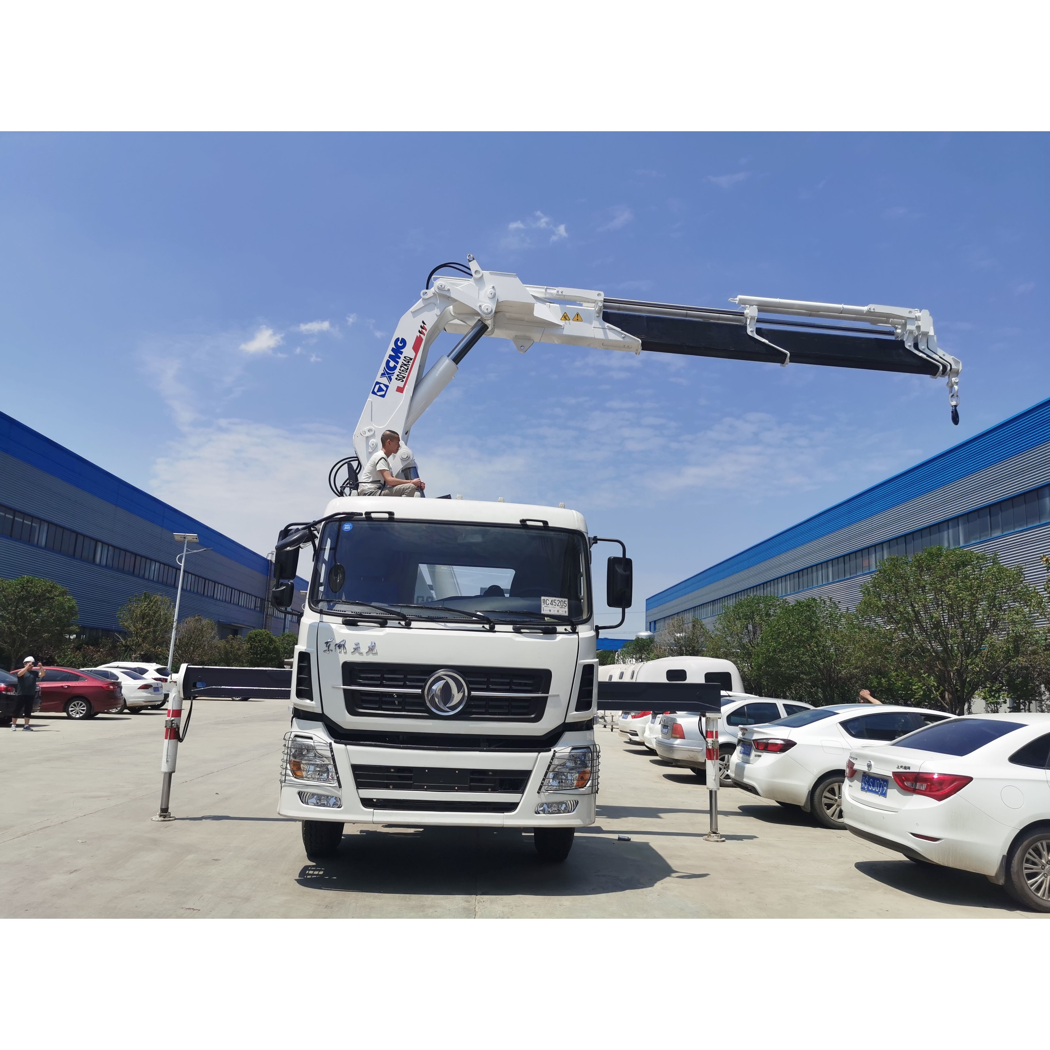 Truck with Crane 16ton Folding Boom Crane SQ16ZK4Q Small Knuckle Boom Truck Mounted Crane Price