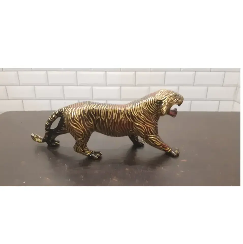 Hot Selling Latest Modern Dog Sculpture Customized Metal Sculpture Elegant For Home Office Tabletop Decor Usage In Wholesale