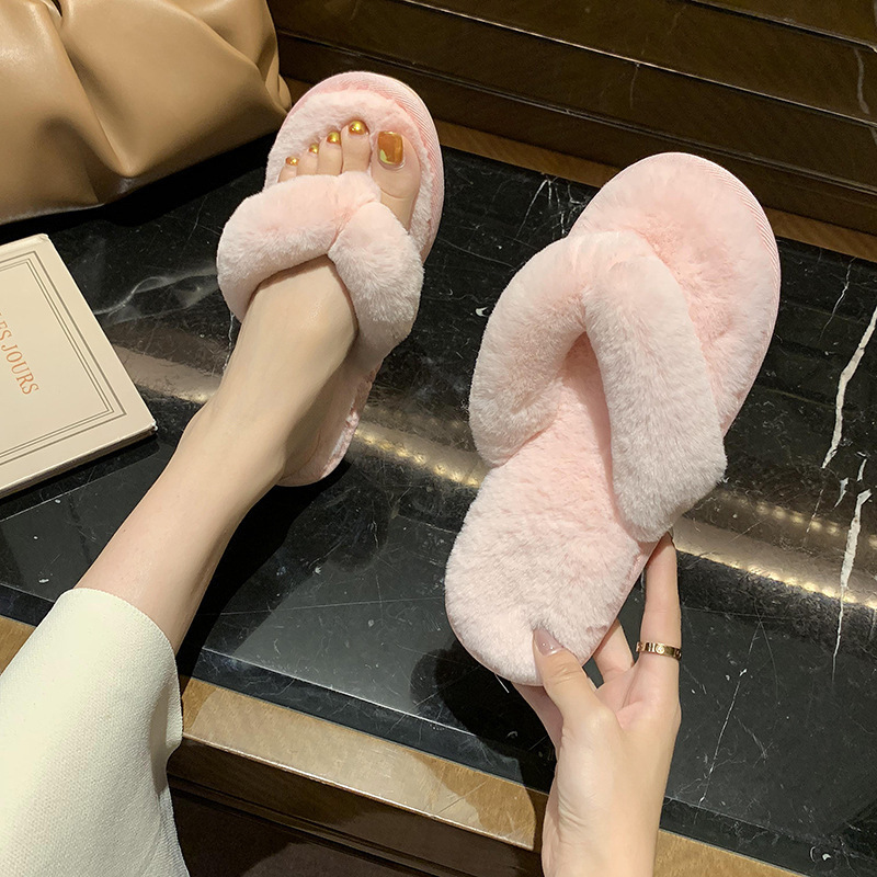 Wholesale Princess Style Indoor Fuzzy Shoes Designers Flat Slippers Women Indoor Faux Fur Flip Flops Plush Slippers