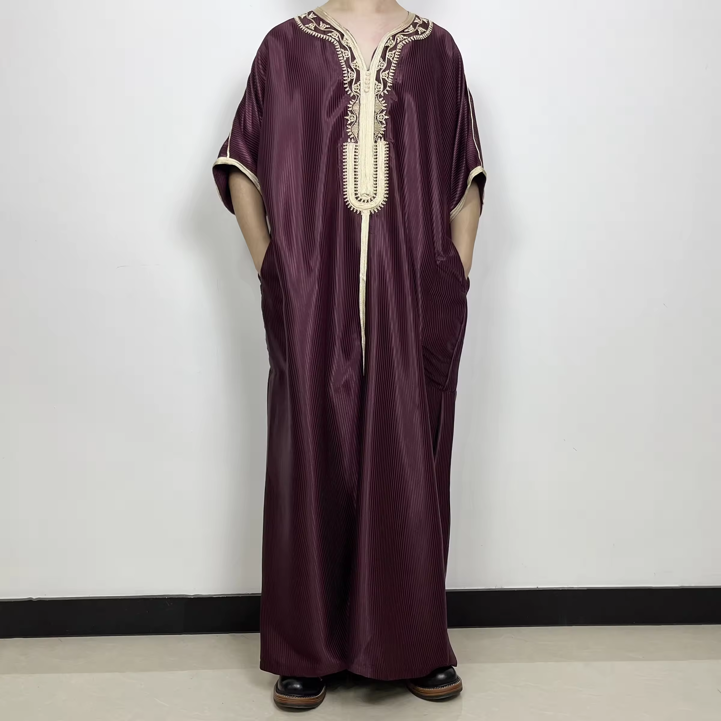 Traditional Muslim Clothing Kaftan Islamic Dubai Robe Islamic Man Arabia Saudi Shiny Silk Fabric Moroccan Thobe for Men