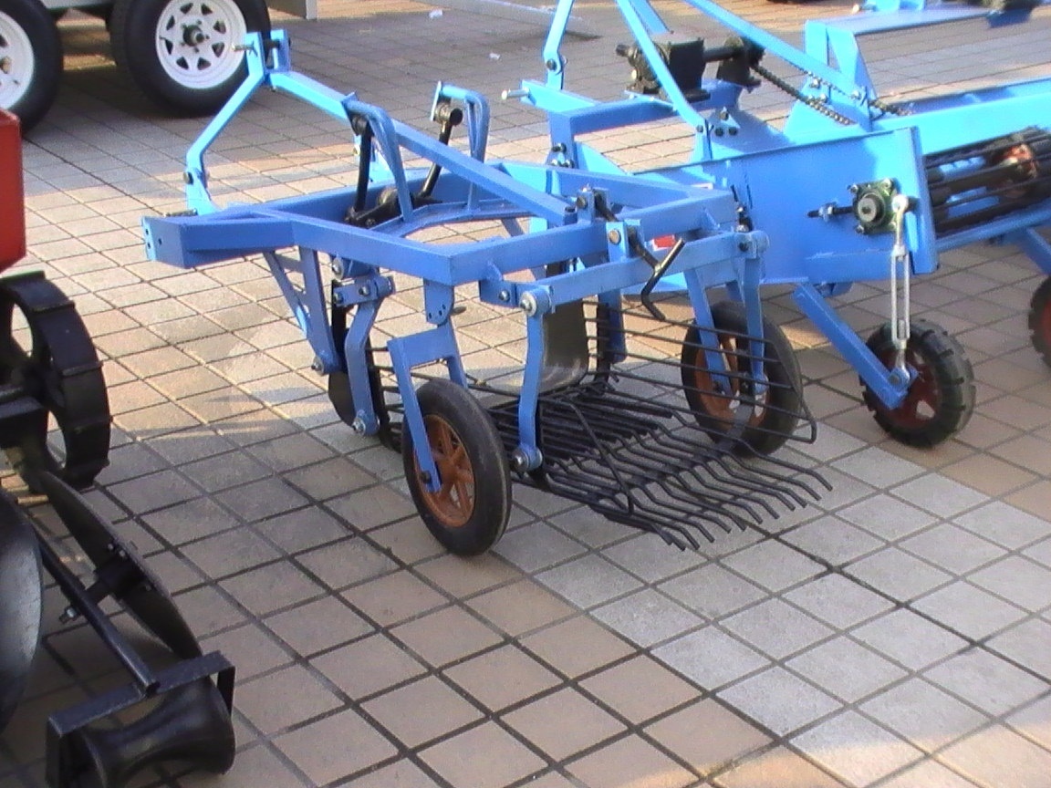 Small Smart Potato Digger Harvester Machine