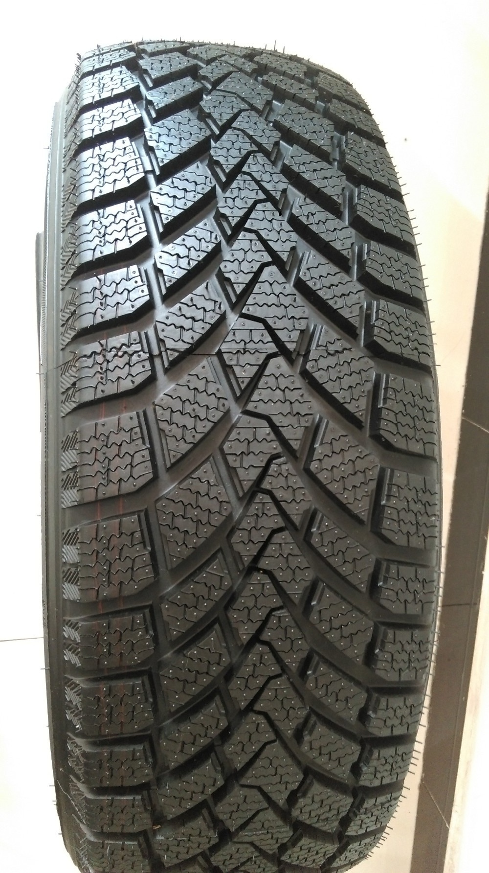 studdable car tire 235/65R17 225/40R18 225/45R18 winter new tyres for sale