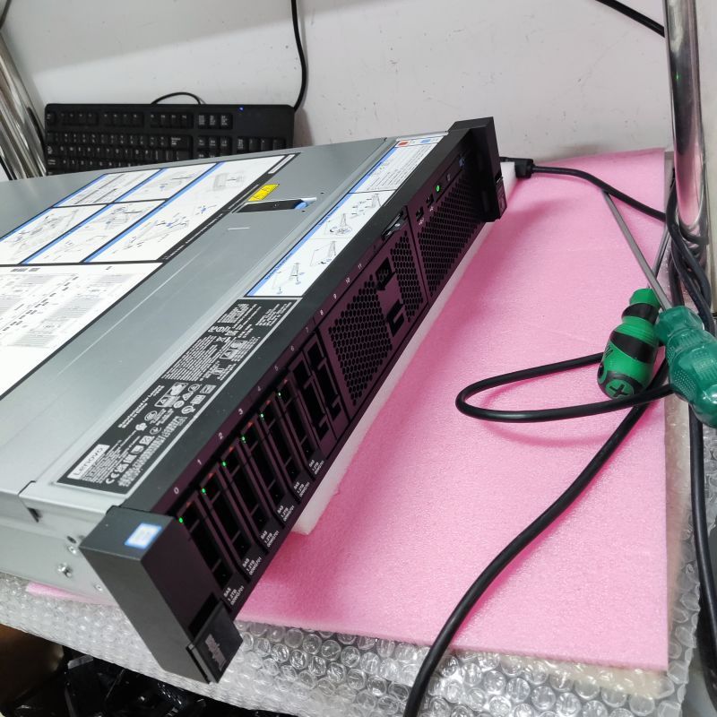 ThinkSystem SR850 V2 Mission-Critical RACK Server Calculated efficiency, optimized for growth