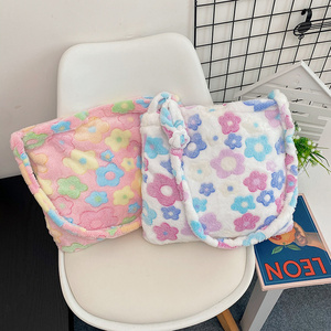 Plush Large Capacity Girly Cute Crossbody Bag Casual Soft Flowers Small Fresh Ladies Bag Commuter Shoulder Bag