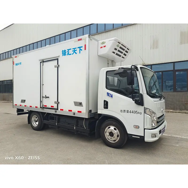 Hot Selling Refrigerated Truck With Large Freezer 76.8KWH Refrigerated Frozen Vehicle Truck Used Car