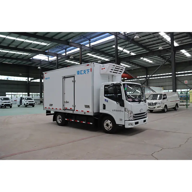 Hot Selling Refrigerated Truck With Large Freezer 76.8KWH Refrigerated Frozen Vehicle Truck Used Car