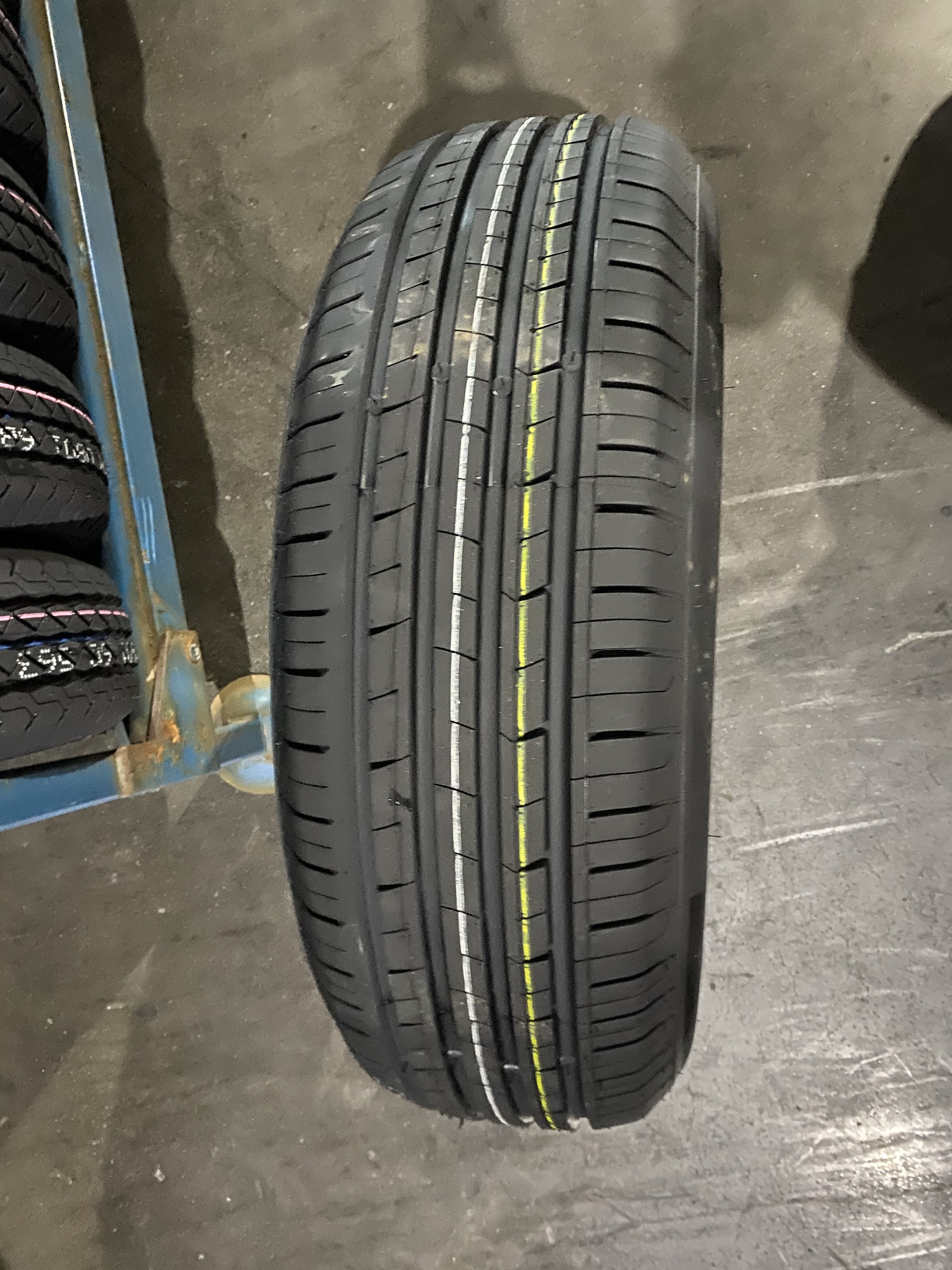 Passenger car tyres 165 65 13 165 70 13 195 65 15 185 60 15  buy tubeless pcr tires direct from china