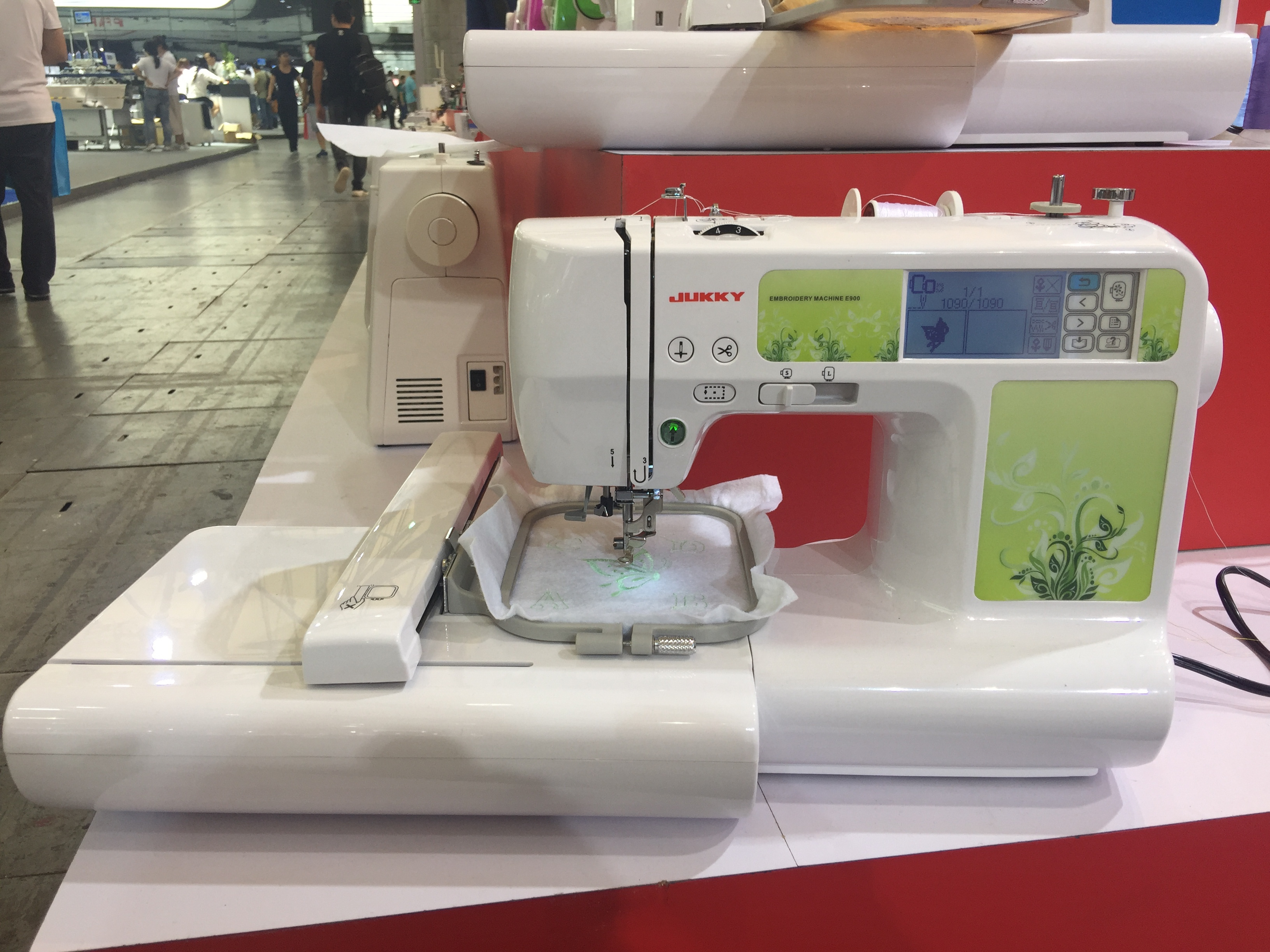 Apparel Machinery Portable Household Computer Embroidery Sewing Machine