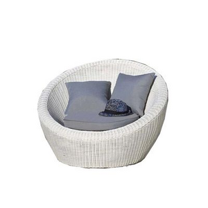 Outdoor Furniture  Modern Rattan Lounge Chair Waterproof Fabric Cushion