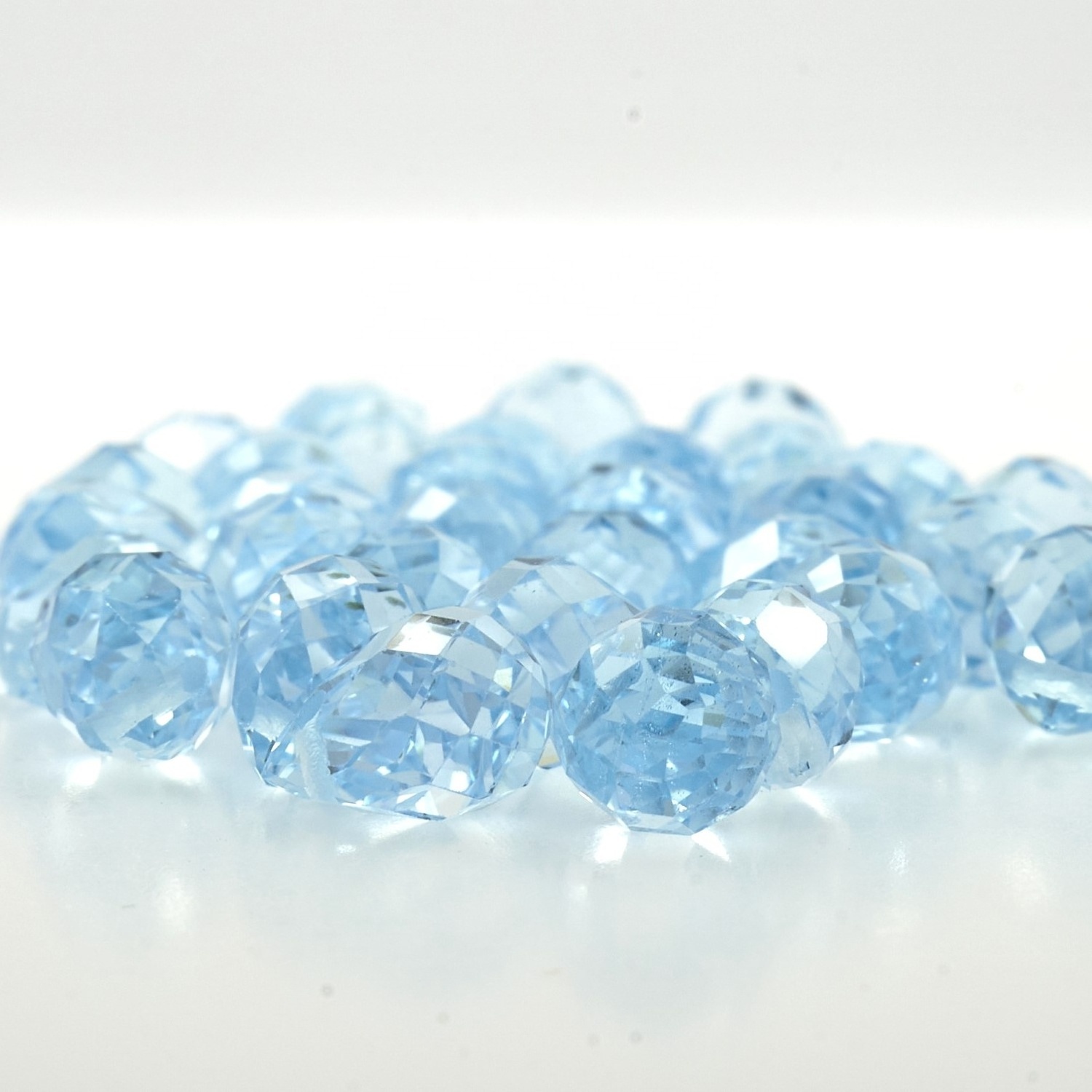 Natural Sky Blue Topaz Gemstone teardrop shape faceted Briolette cut loose gemstone polished beads for sale 5mm 7mm