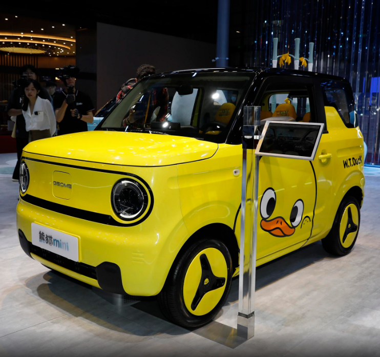 High quality Geely GEOME small electric car panda mini 2023 little yellow duck limited edition 200km range Geely auto ev car