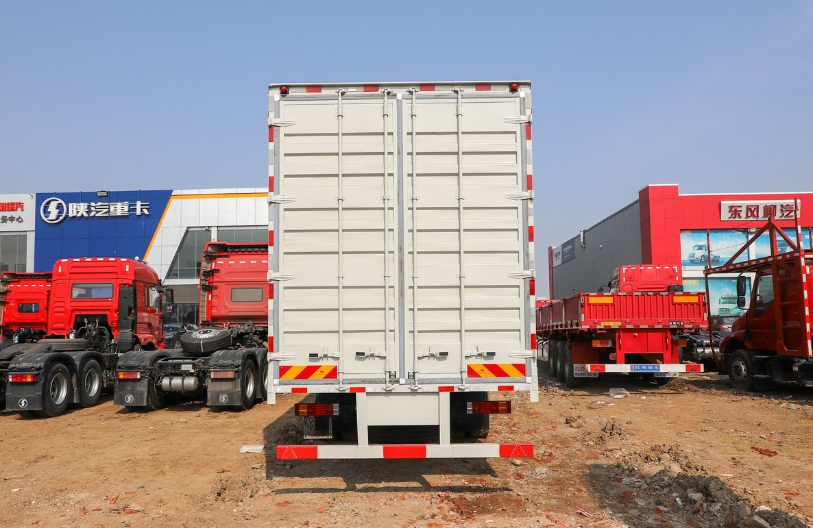 Shacman 8x4 12-wheel 20 ton Lorry Stake Cargo Truck For Sale