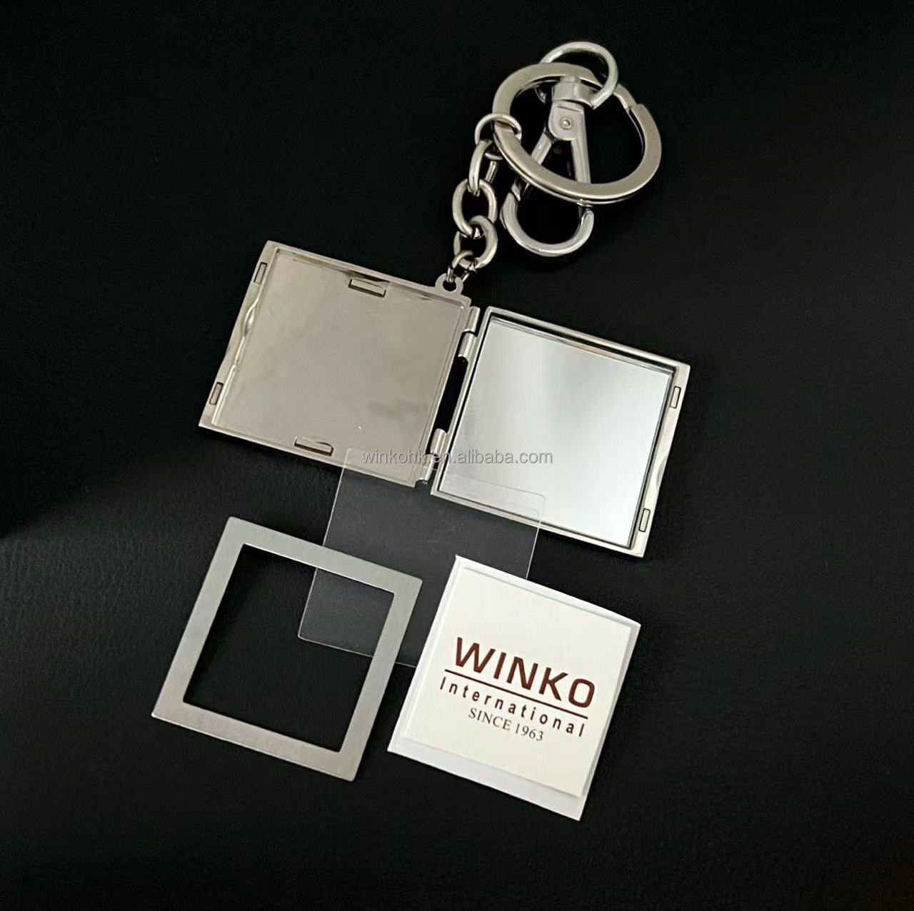 Stock square functional locket metal Keychain with 3.3 x 3.4 photo opening and mirror promotion souvenir metal keyrings