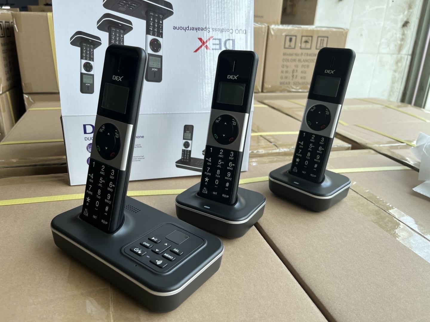 Desktop Digital Cordless Phone Triple handsets wireless telephone in one box DECT phone with Answering Machine Landline with