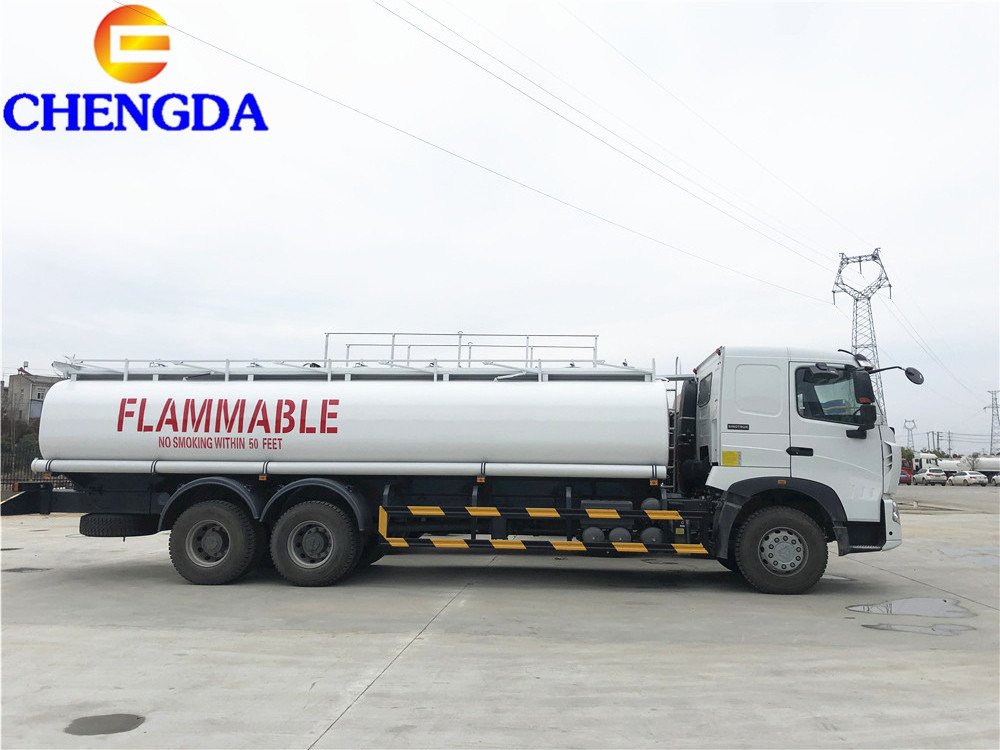 SINOTRUK HOWO 6x4 diesel jet oil 20000L Oil fuel tank truck