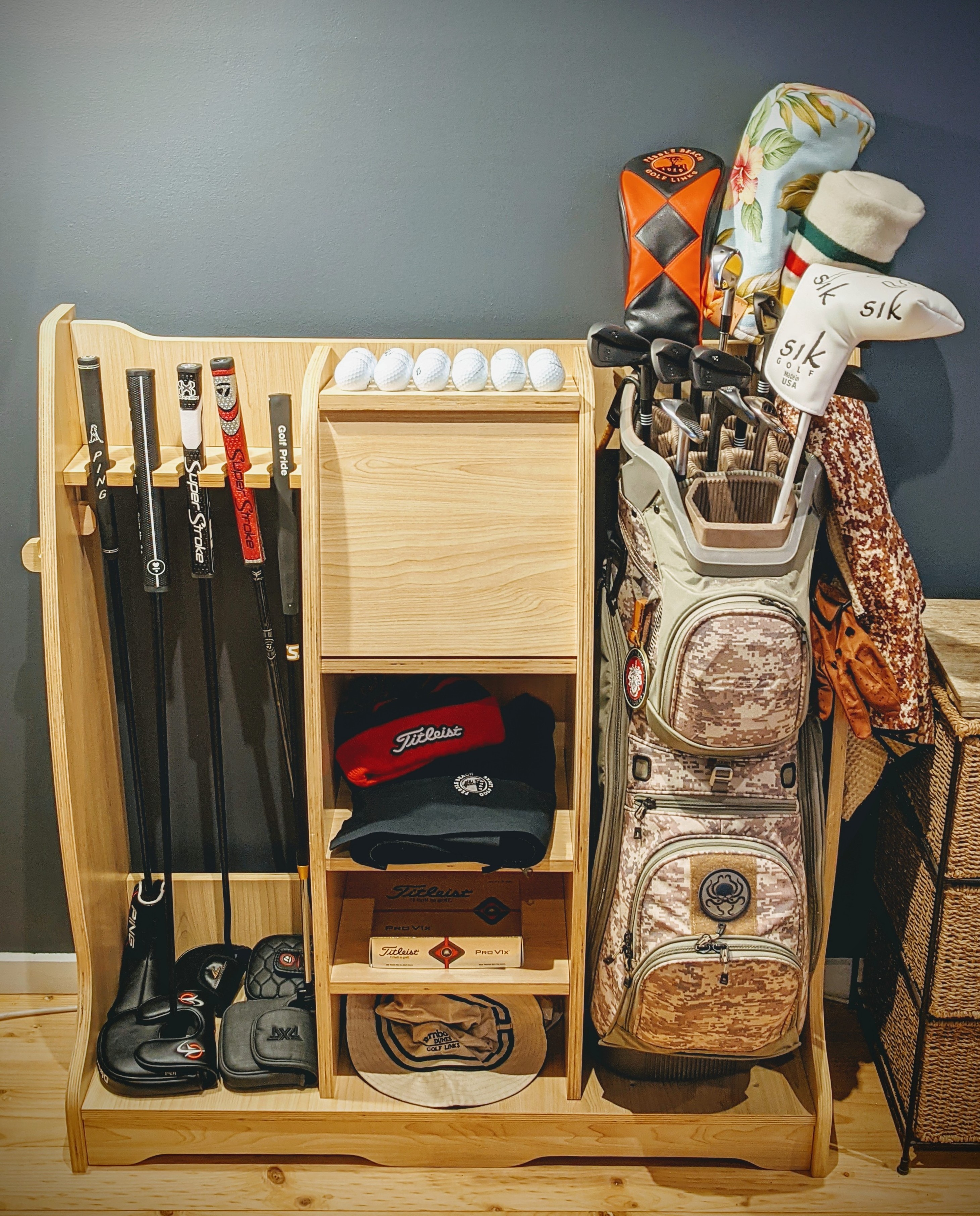 Golf Equipment Accessories Storage Display Rack Golf Bag Storage Rack Display