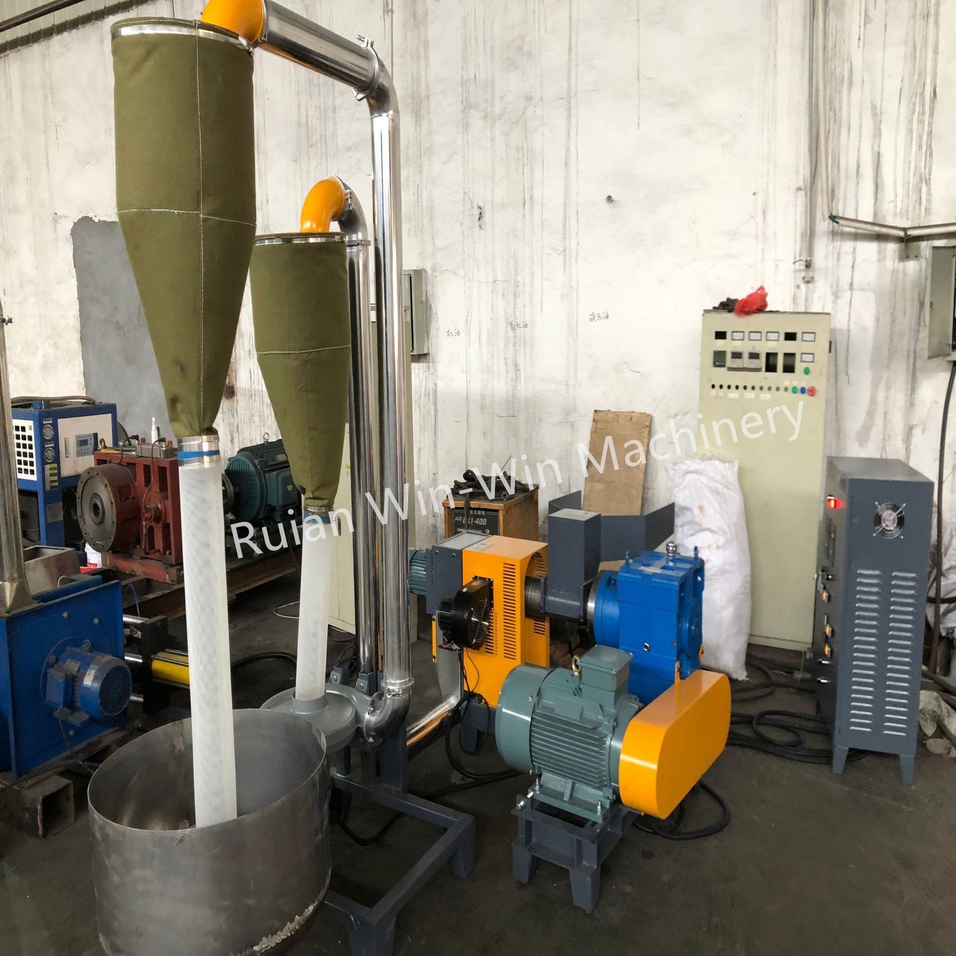 New Mini Type Small HDPE/PVC/PE Plastic Pelletizing Equipment Air-Cooled Recycling Pelletizer Machine with Single Screw Design