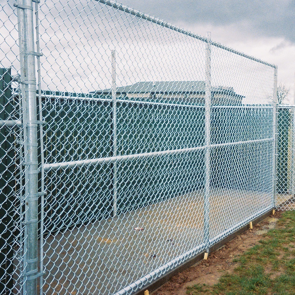 Manufacturer price strong 6ft 7ft 8ft 3m height 2.5mm Wire diameter galvanized chain link fencing rolls with accessories