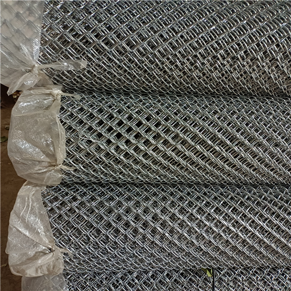 High quality metal 8 gauge chain link wire mesh fence Galvanized chain link fence wire mesh roll