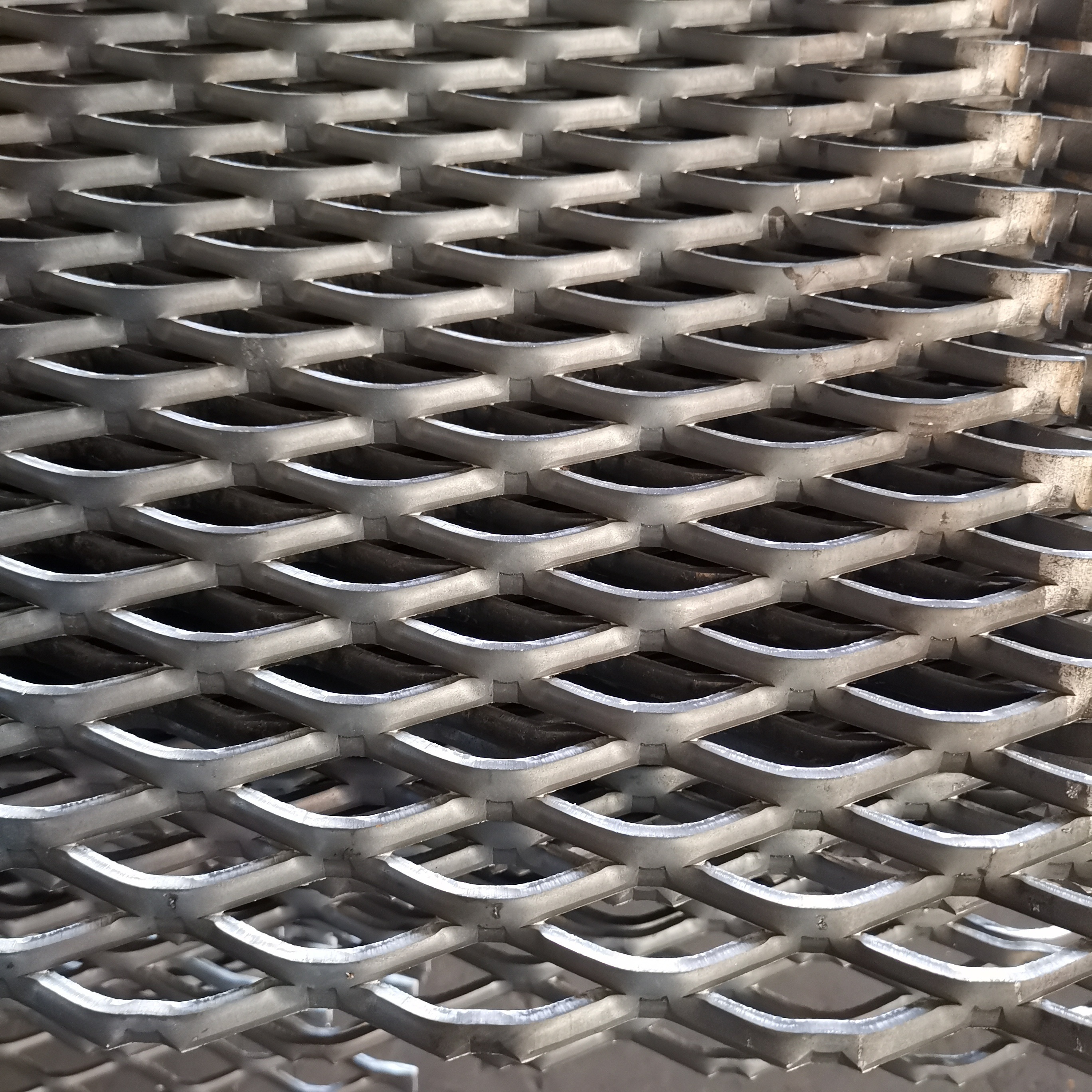 Factory sale carbon steel expanded metal mesh for walkway stair