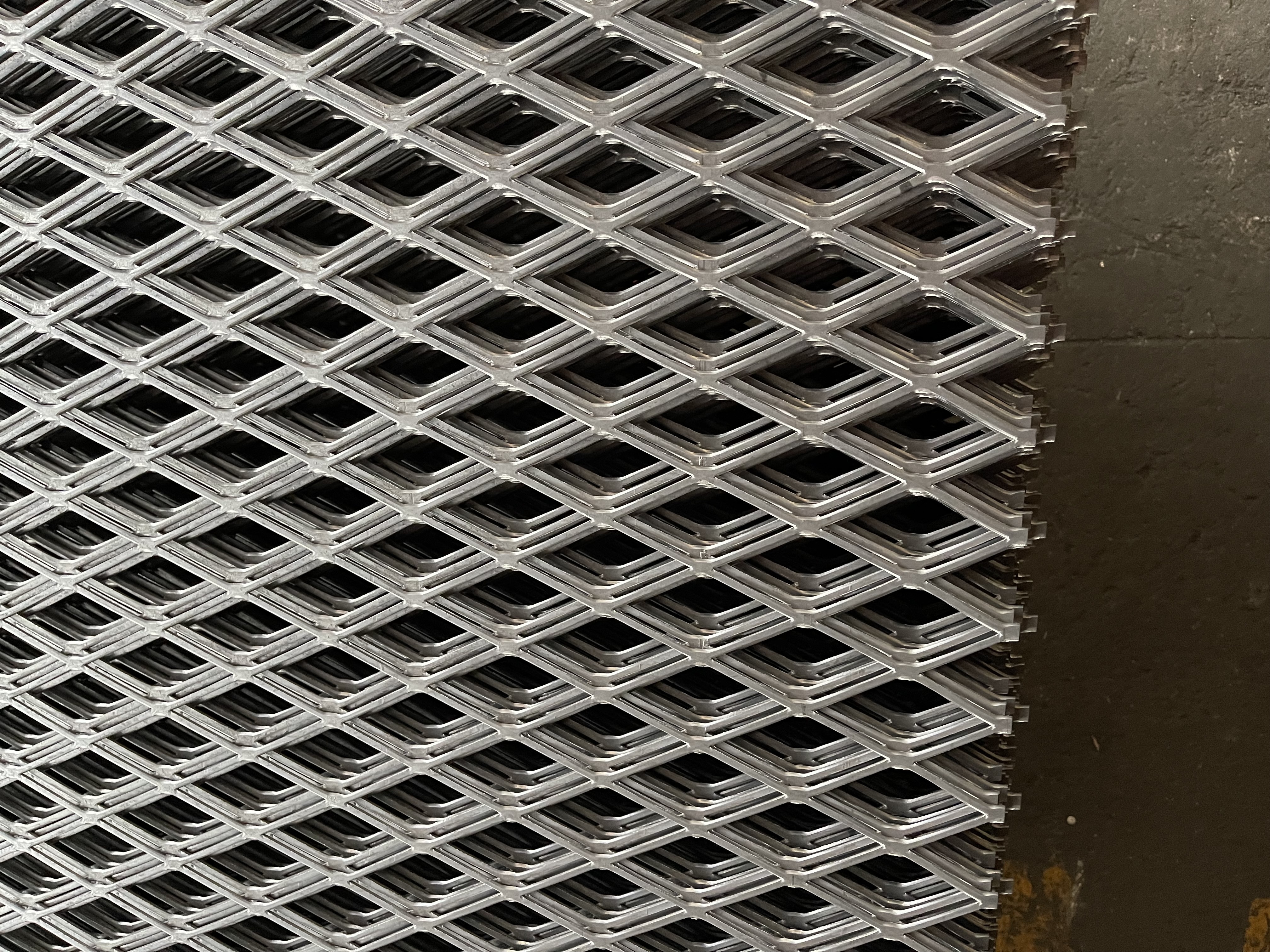 Factory Supply Durable Diamond Aluminum Sheet Expanded Metal Wire Mesh