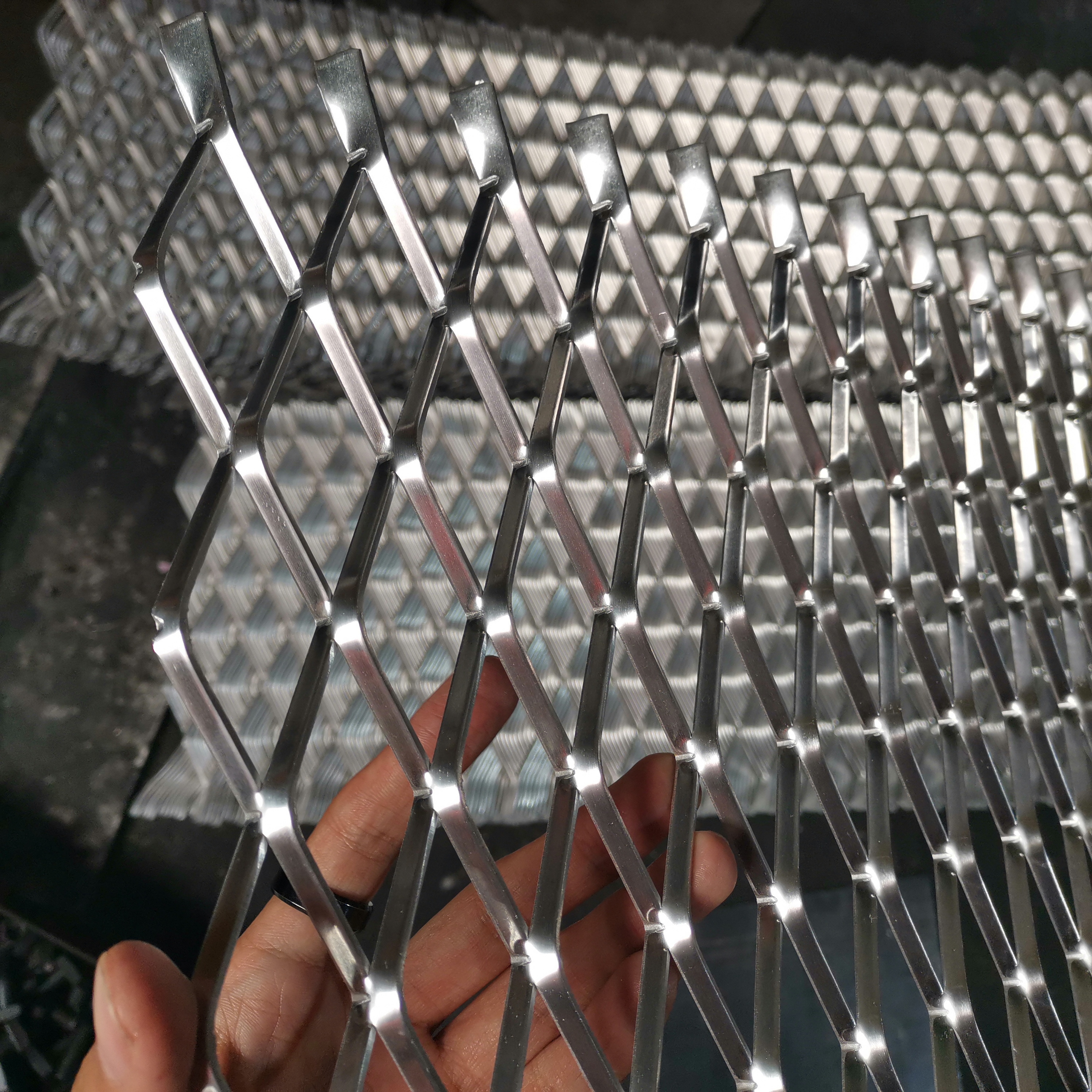 Manufacturer Supply High Quality Carbon Steel Galvanized Mesh Expanded Metal Mesh