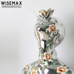 WISEMAX FURNITURE Luxury art design other home decoration resin table sculpture golden silver human head ornament for hotel