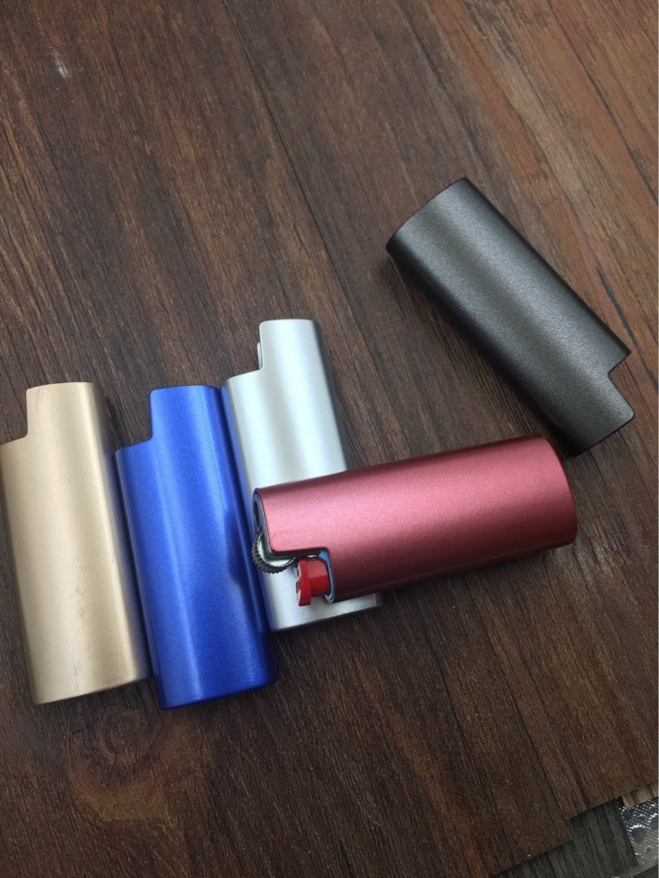 LT76 Wholesale Small MOQ Red Bronze Brush Metal Lighter HolderLighter Casecigarette new type lighter Sleeve