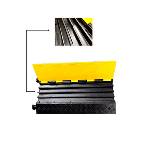 Heavy-Duty Truck and Car Reducer Channel Rubber Speed Bumps Cable Protector for Road Application