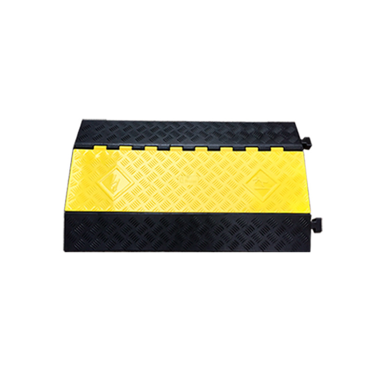 Heavy-Duty Truck and Car Reducer Channel Rubber Speed Bumps Cable Protector for Road Application