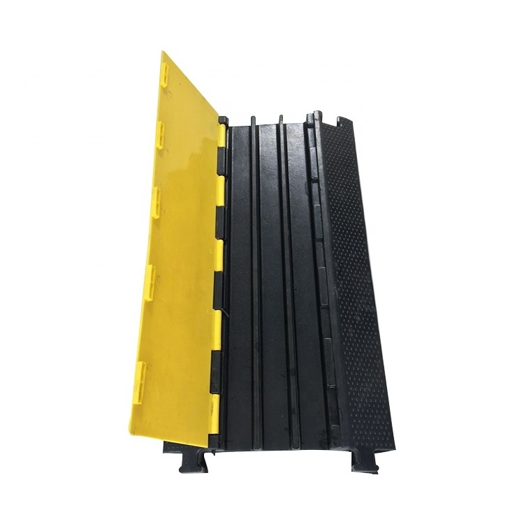 2-5 channel outdoor rubber plastic spiral floor portable road speed bump hump breaker cover cable protector