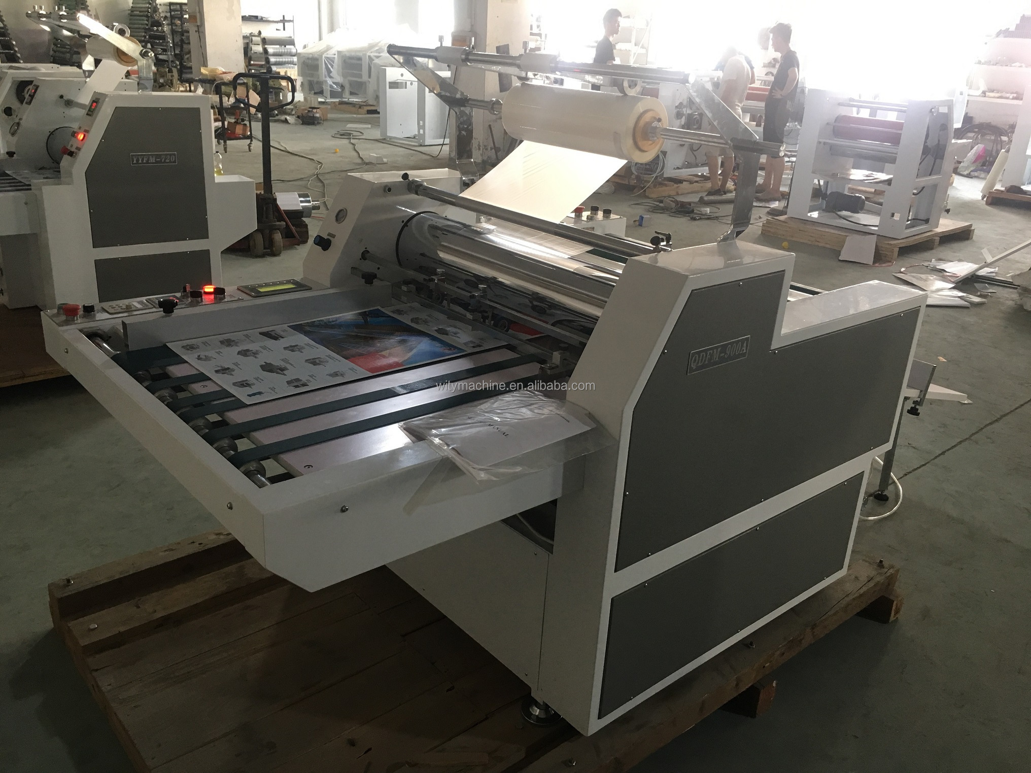 Semi Automatic Pneumatic Thermal Film Laminating Machine with Sheeting Device Precoated Film Laminator