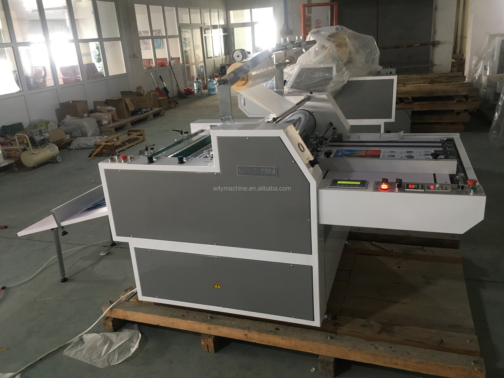 Semi Automatic Pneumatic Thermal Film Laminating Machine with Sheeting Device Precoated Film Laminator