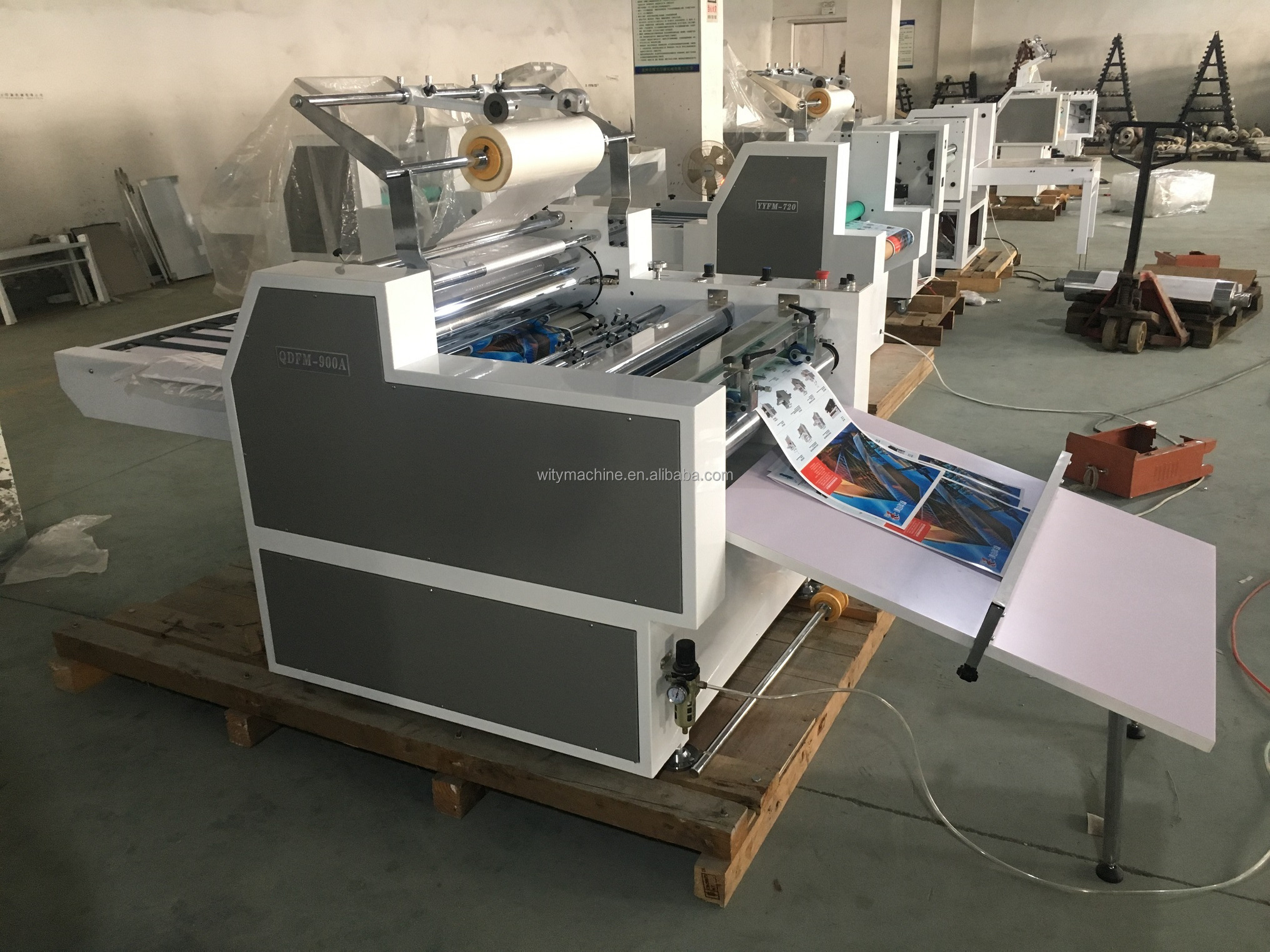 Semi Automatic Pneumatic Thermal Film Laminating Machine with Sheeting Device Precoated Film Laminator