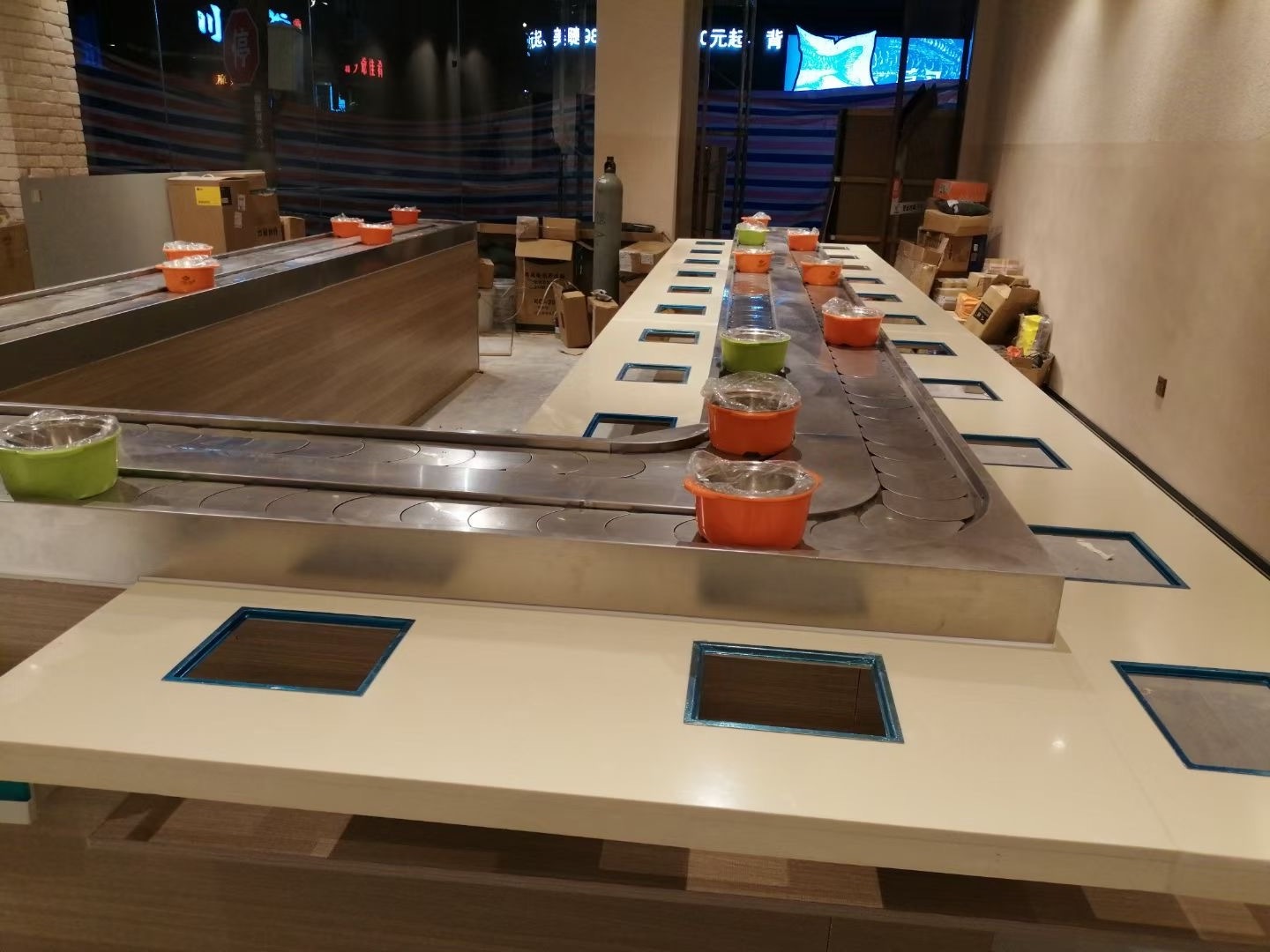 Restaurant automatic sushi delivery conveyor belt, discount price for sushi delivery, Japan intelligent delivery system