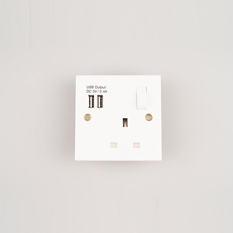 WK BS UK 13A 1 gang switched USB wall outlet universal multi socket