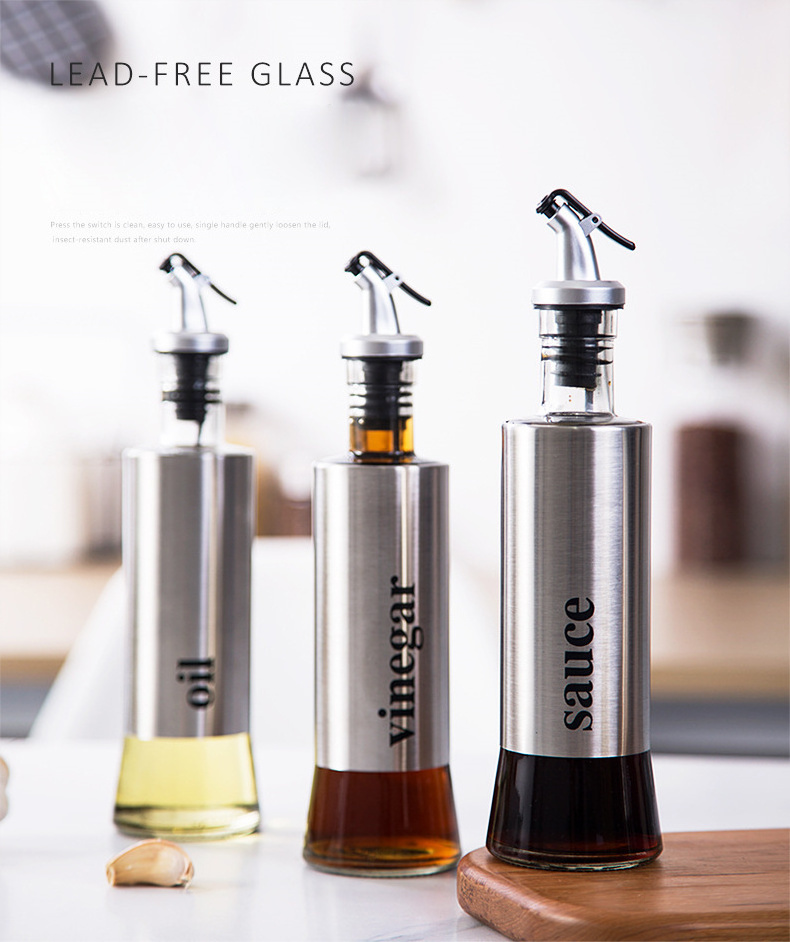 Wholesale China Glass Kitchen Gadget Oil Spray Pepper Dispenser with Stainless Steel Protective Layer