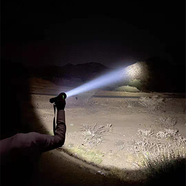 High Power 4000 Lumens Linterna de Led USB Rechargeable Torches 1000m Long Rang Powerful Flashlights